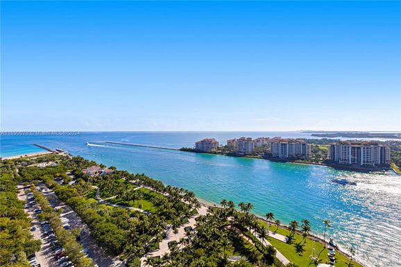 800 S Pointe Dr # 2002, Miami Beach FL 33139