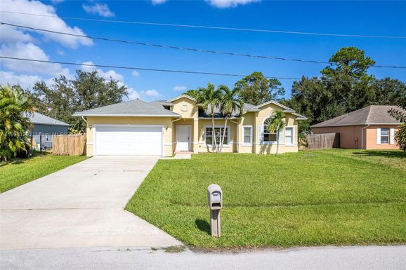 1981 SW Bellevue Ave, Port St. Lucie FL 34953