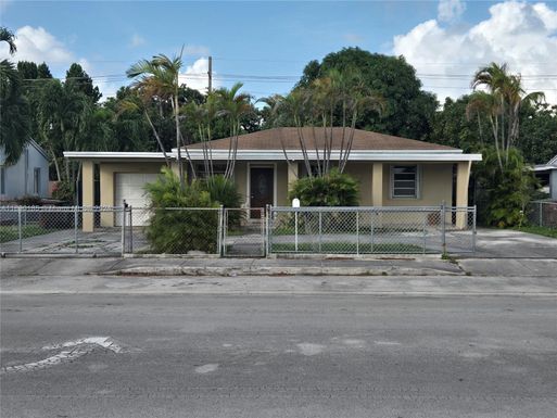 961 E 32nd St, Hialeah FL 33013