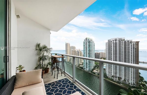 300 S Biscayne blvd # 2806, Miami FL 33131