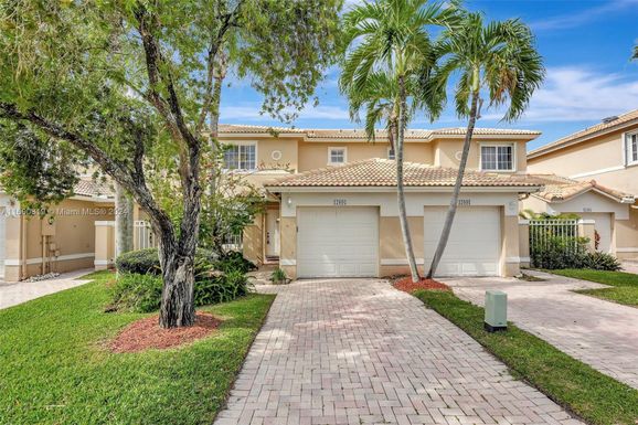 17095 NW 22nd St, Pembroke Pines FL 33028