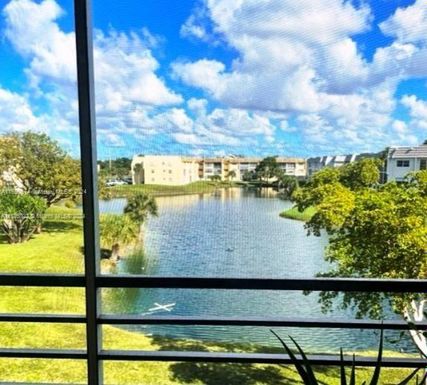 8400 Sunrise Lakes Blvd # 310, Sunrise FL 33322