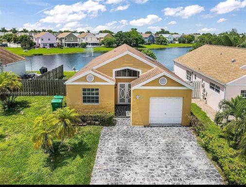 9957 W Elm Ln, Miramar FL 33025