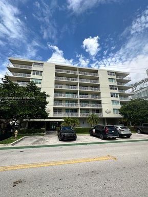 9500 W Bay Harbor Dr # 7E, Bay Harbor Islands FL 33154