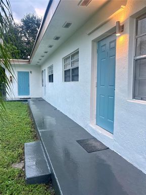 121 SW 5th Ct # 1, Dania Beach FL 33004