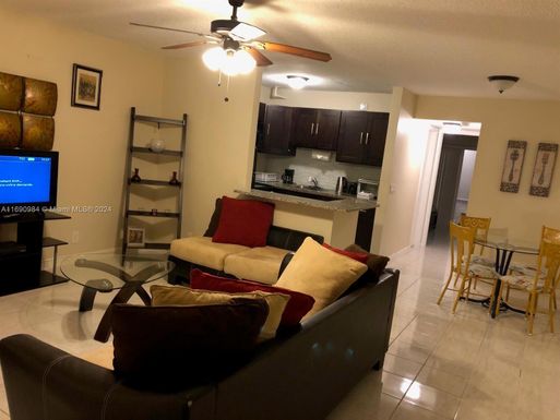 79 Lyndhurst D # D, Deerfield Beach FL 33442