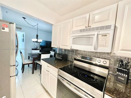 2145 Pierce St # 231, Hollywood FL 33020