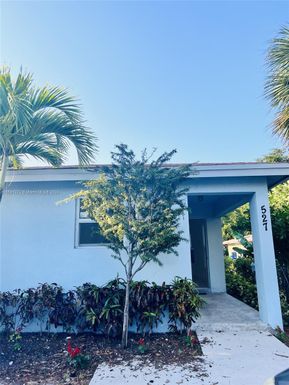 527 SW 2nd Ct # 527, Pompano Beach FL 33060