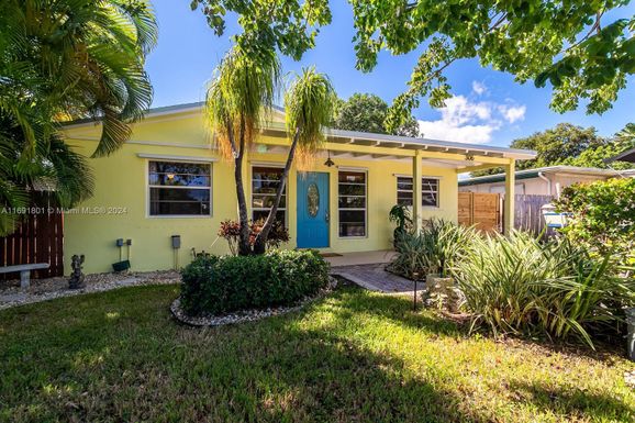 306 W Palm St, Lantana FL 33462