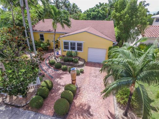 1612 Funston St, Hollywood FL 33020