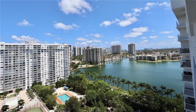 2801 NE 183rd St # 216W, Aventura FL 33160