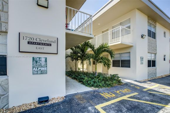 1720 Cleveland St # 208W, Hollywood FL 33020