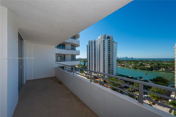 5555 Collins Ave # 14U, Miami Beach FL 33140