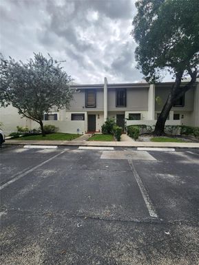 9744 NW 15th St # 303, Pembroke Pines FL 33024