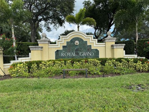 2600 S University Dr # 205, Davie FL 33328