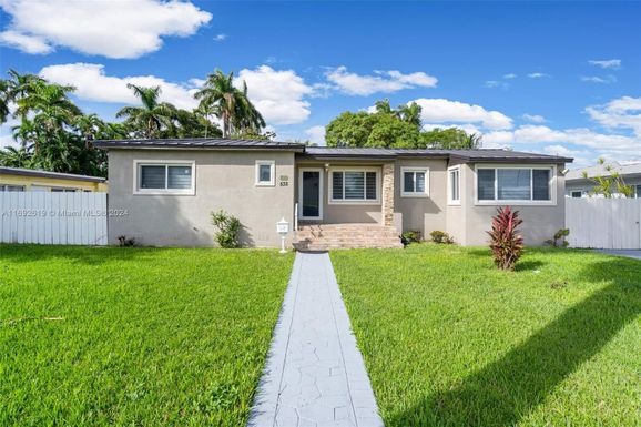 532 East Dr, Miami Springs FL 33166