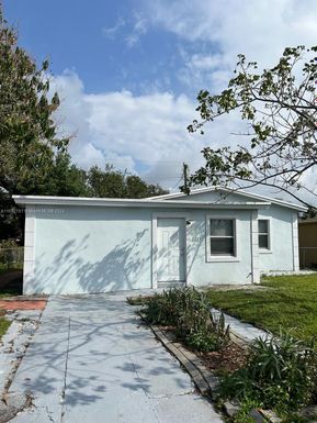 2223 NW 9th Ct, Fort Lauderdale FL 33311