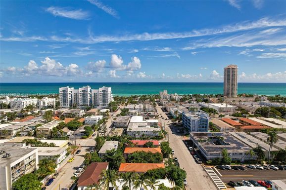 415 75th St # 3, Miami Beach FL 33141