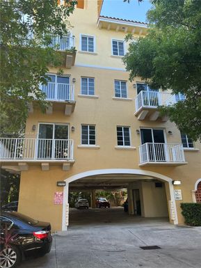 107 Mendoza Ave # 202, Coral Gables FL 33134