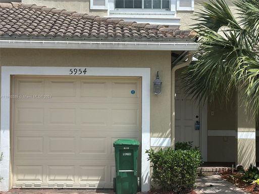 5954 Royal Way, Tamarac FL 33321