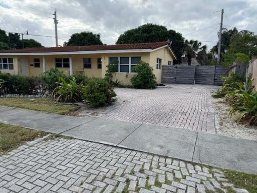 1433-1435 SE 2nd Ave, Deerfield Beach FL 33441