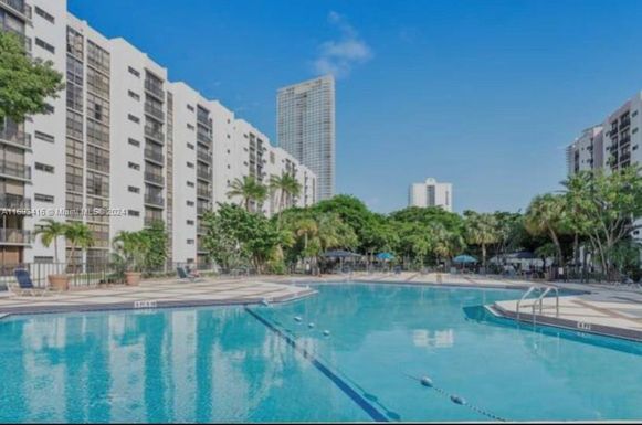 17011 N Bay Rd # 612, Sunny Isles Beach FL 33160