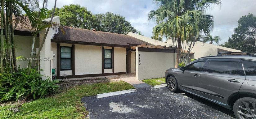 1660 NW 97th Way # 1660, Pembroke Pines FL 33024