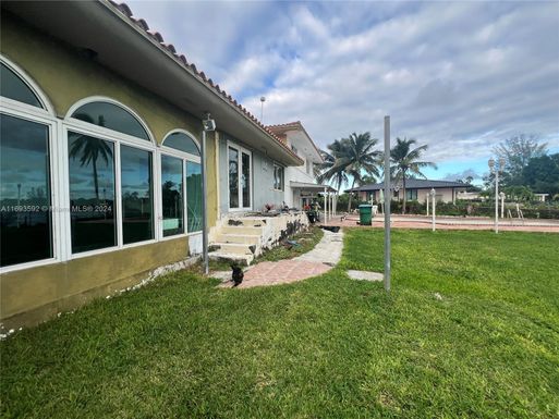 4399 SW 89th Ave, Miami FL 33165