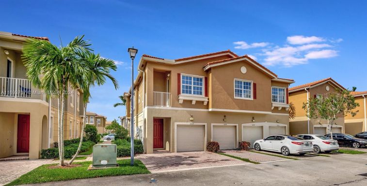 5868 Hampton Hills Blvd, Tamarac FL 33321