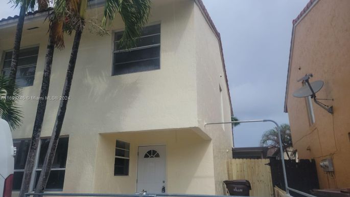 2417 W 54th Pl # 09, Hialeah FL 33016