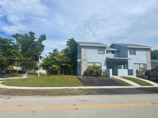 20455 SW 92nd Ct, Cutler Bay FL 33189