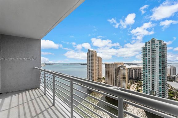 325 S Biscayne Blvd # 3417, Miami FL 33131