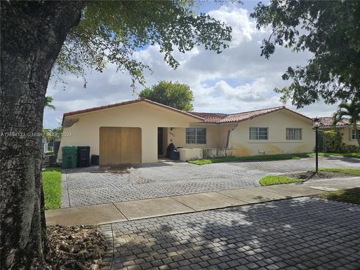 1803 SW 103rd Pl, Miami FL 33165