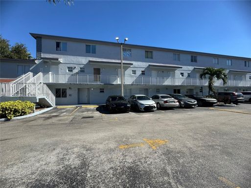 8027 NW 8th St # 14, Miami FL 33126