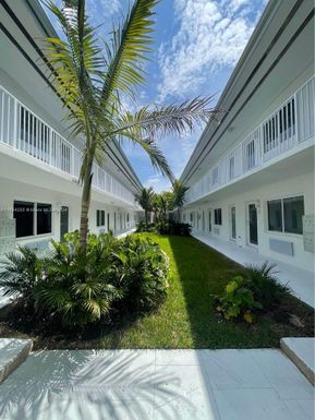 1525 Michigan Ave # 9, Miami Beach FL 33139