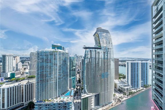 475 Brickell Ave # 5014, Miami FL 33131