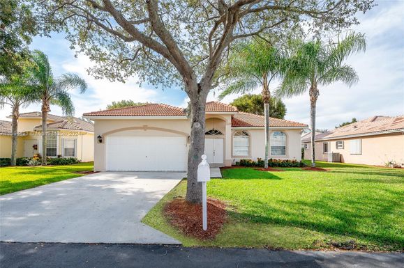 482 SE 23rd Dr, Homestead FL 33033