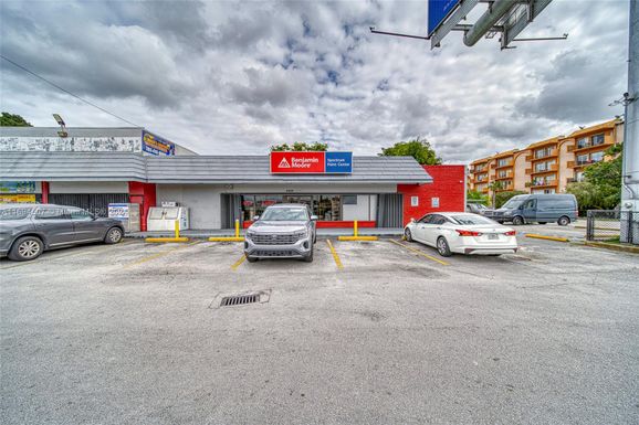 Leading Space for Lease Available In Hialeah, Hialeah FL 33012