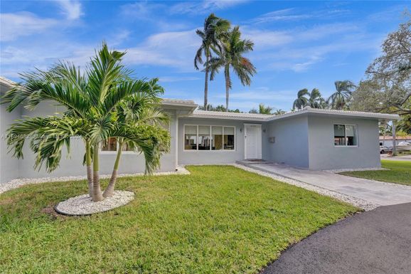 626 S 13th Ave, Hollywood FL 33019