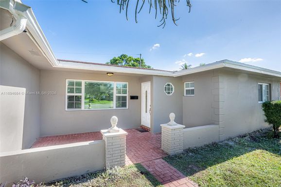 2698 NW 35th Ter, Lauderdale Lakes FL 33311