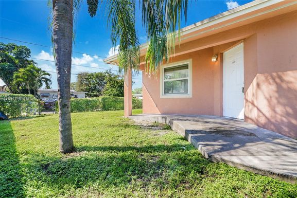 2534 Cleveland St # 2534, Hollywood FL 33020