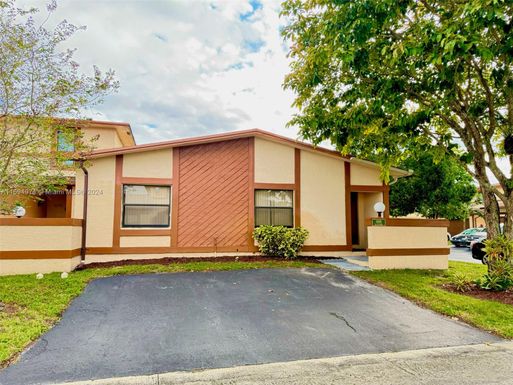 6368 NW 29th St, Sunrise FL 33313