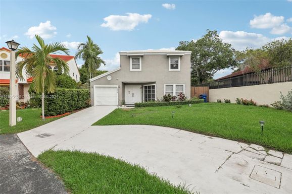 20014 NE 6th Ct Cir, Miami FL 33179