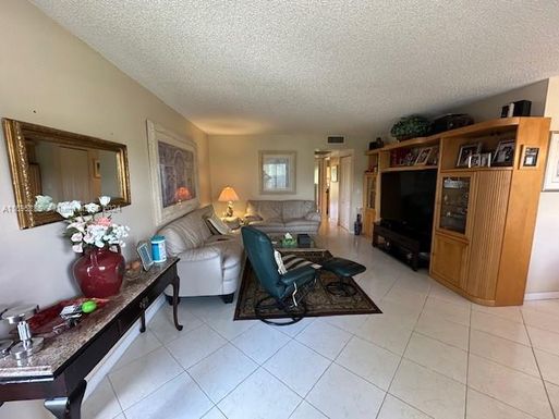 300 SW 134th Way # 314E, Pembroke Pines FL 33027