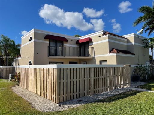 3765 Village Dr # B, Delray Beach FL 33445