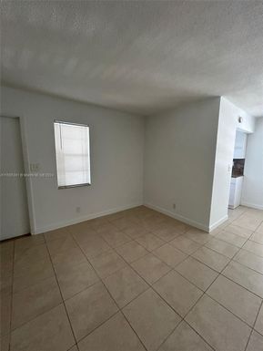 2435 Van Buren # 6B, Hollywood FL 33020