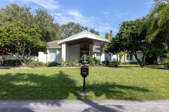 8513 SW 169th Ter, Palmetto Bay FL 33157