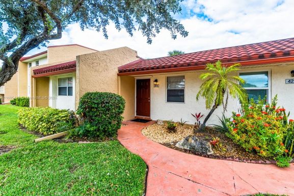 423 Lake Evelyn Dr # 423, West Palm Beach FL 33411