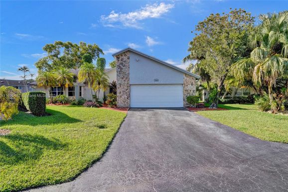 7313 Corkwood Ter, Tamarac FL 33321