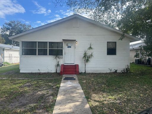 532 BOND, Clewiston FL 33440